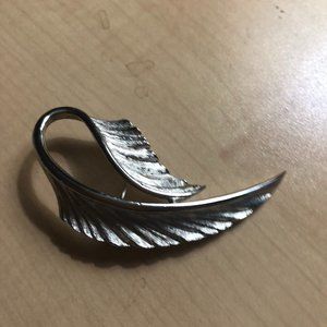 Vintage silver feather pin